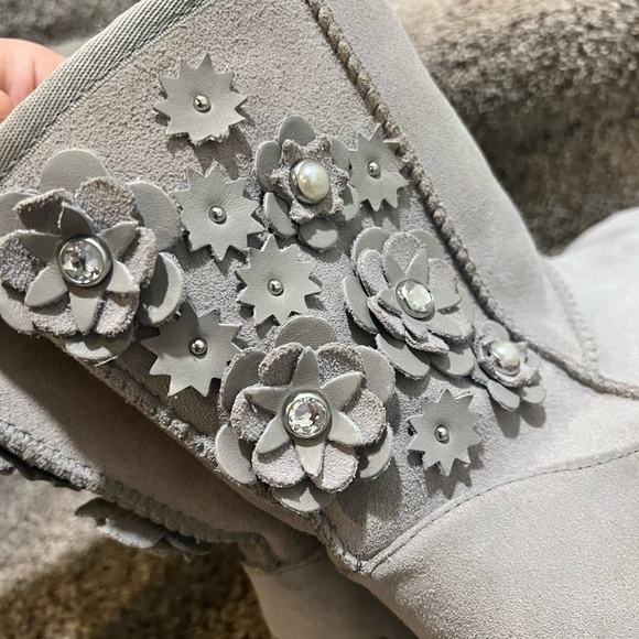 RARE uggs!! - Picture 3 of 4